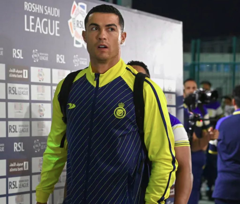 Cristiano Ronaldo Attempting To persuade Otavio For Al-Nassr Switch? Ex Man Utd Star Ends Quiet